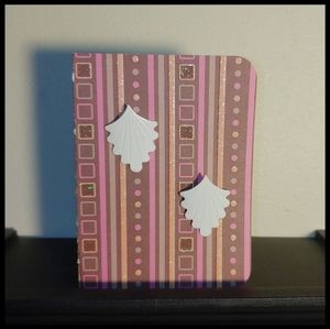 Vintage Metal Leaf Cream Earrings